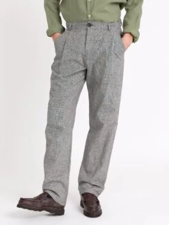 Morton Pleated Trousers Rackfield Black/White -Mizuno Men Clothing Shop ModelOSMT68MortonTrousersRAC01BLWRackfieldBlackWhite3copy Softness